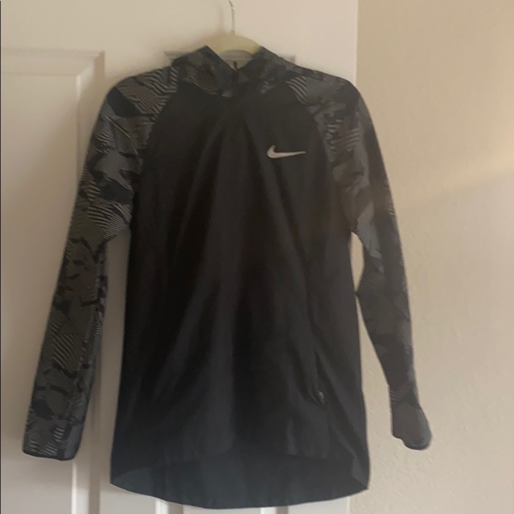 New Nike women’s running jacket Small